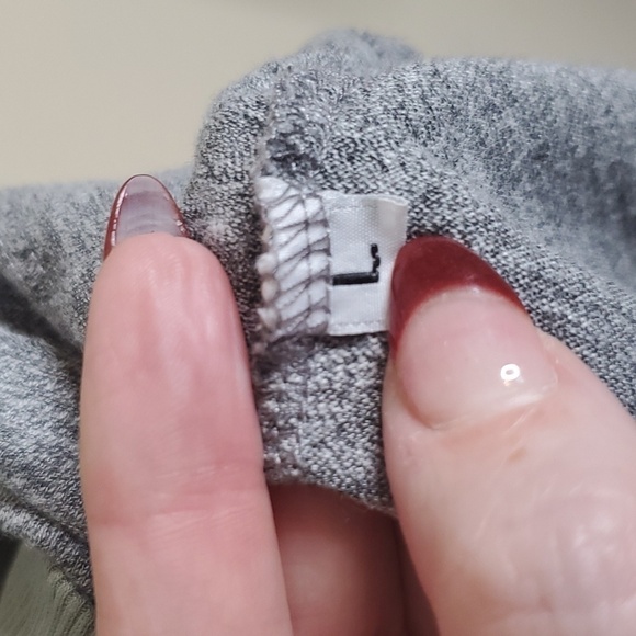 Monrow Distressed Double layer Sweatshirt - Picture 6 of 9